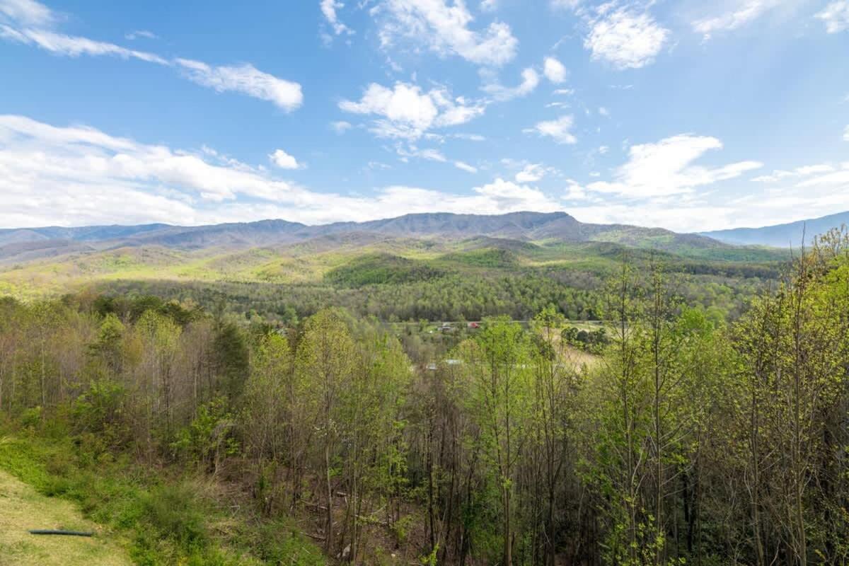 Modern Mountain Escape Villa Gatlinburg Exterior photo