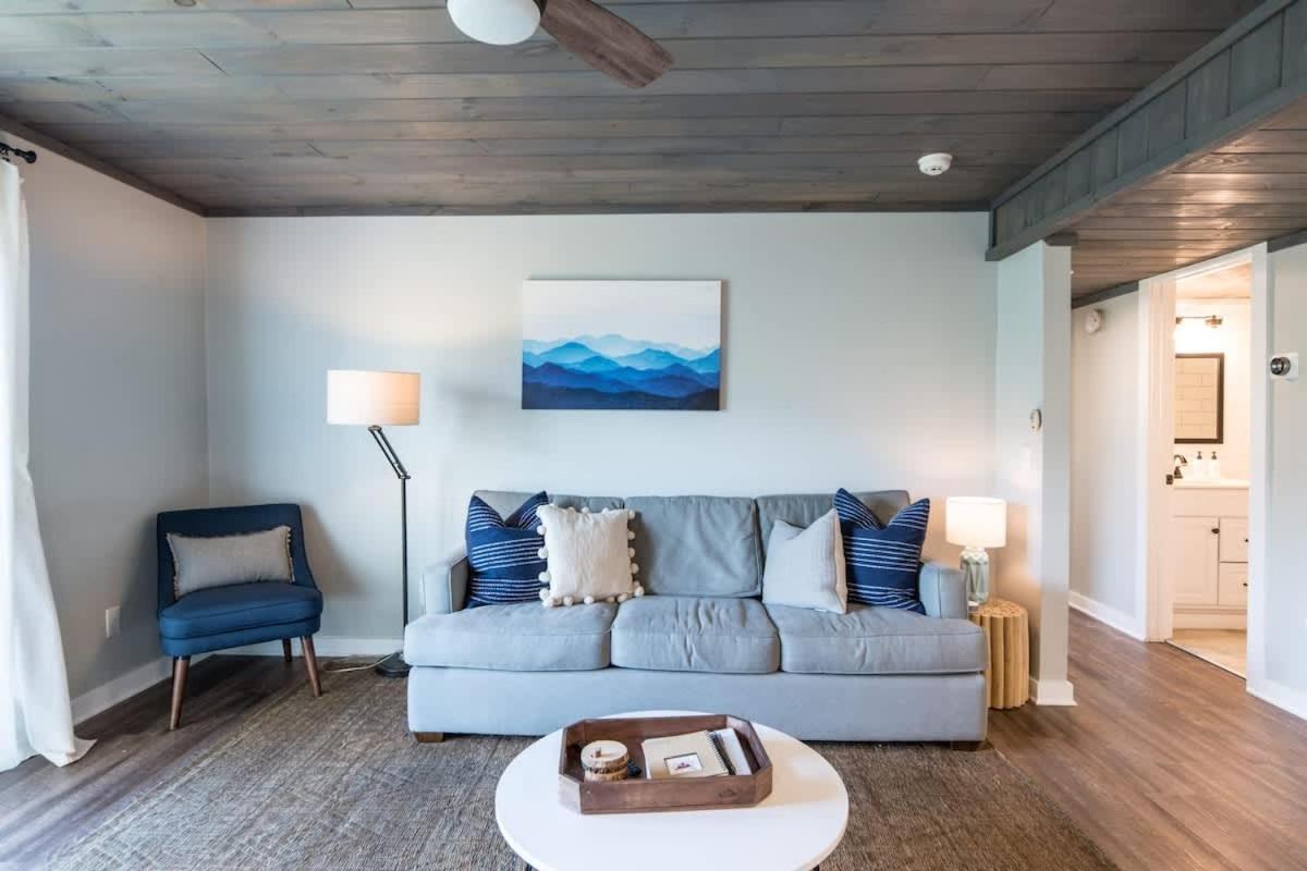 Modern Mountain Escape Villa Gatlinburg Exterior photo