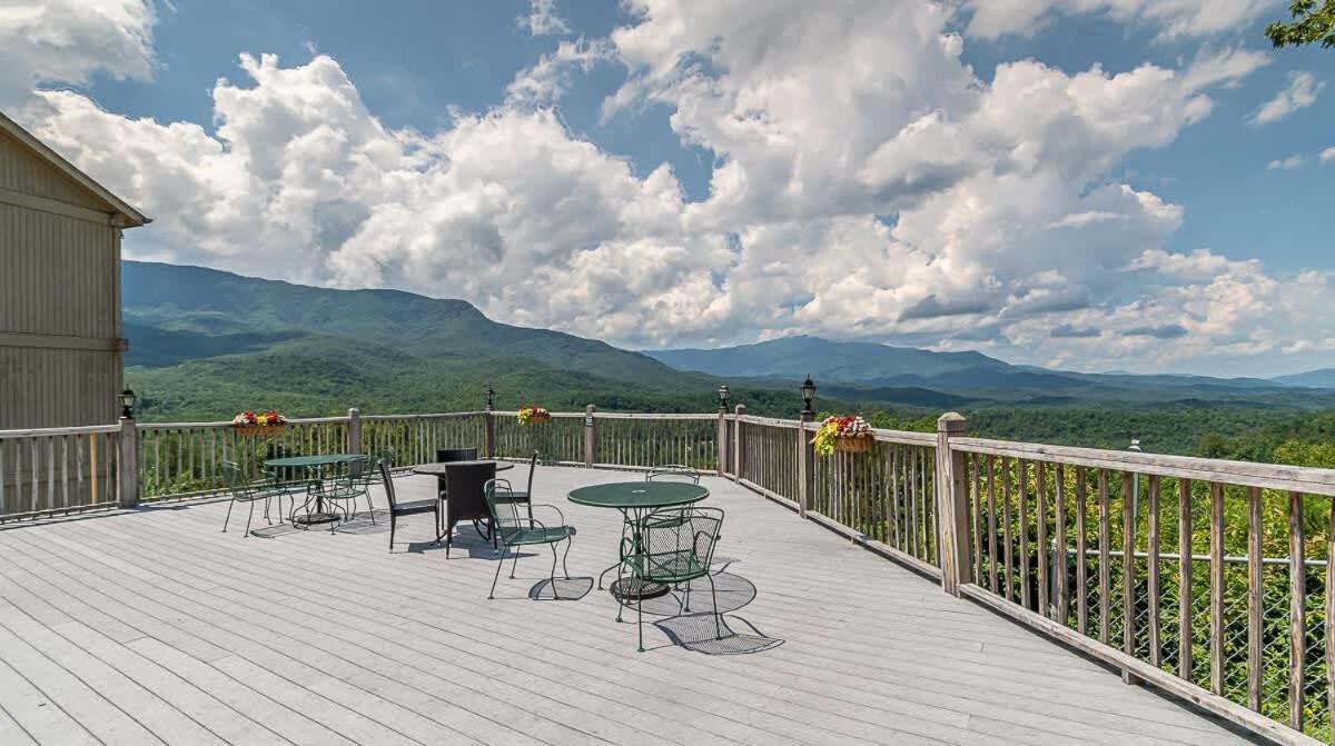 Modern Mountain Escape Villa Gatlinburg Exterior photo